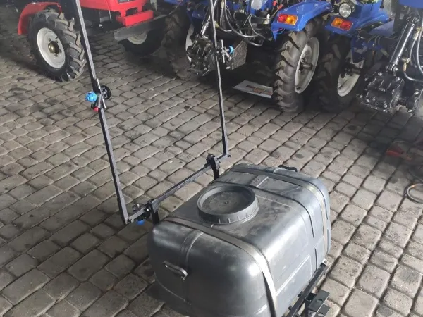 Обприскувач на 130 л, ширина 4,5 м